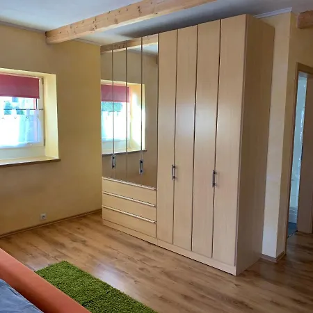 Lindenhof * Hecklingen (Salzlandkreis)