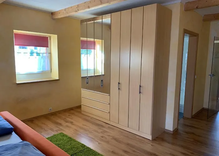 Lindenhof * Hecklingen (Salzlandkreis)